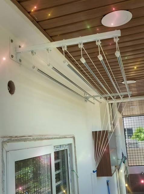 Wall Mounted Cloth Hanger
